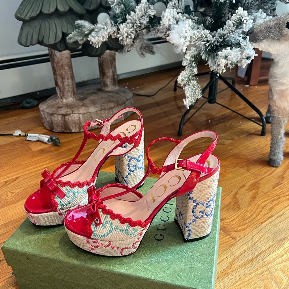 Gucci sandals